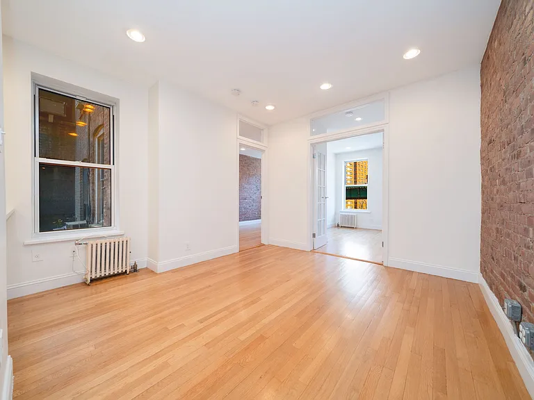 3157 Broadway #16 — Photo 2