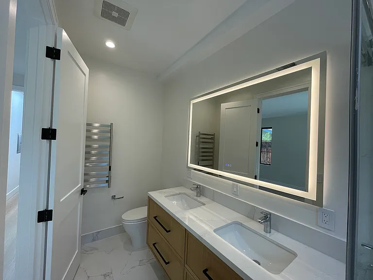 Masterbed Suite Bathroom
