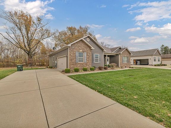 3rd image of 748 Gainesway Dr