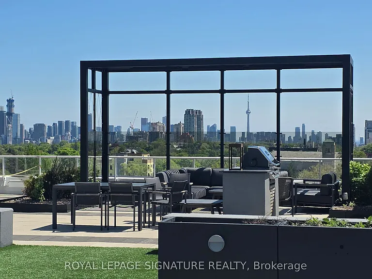 2020 Bathurst St #210 — Photo 22