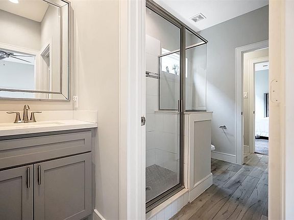 4th image of 6531 Castlebay Dr