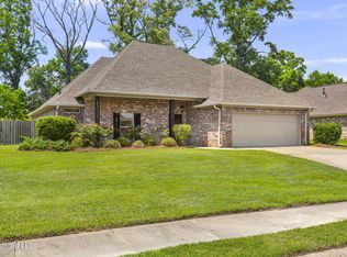 125 Rhodes Ln, Canton, MS 39046