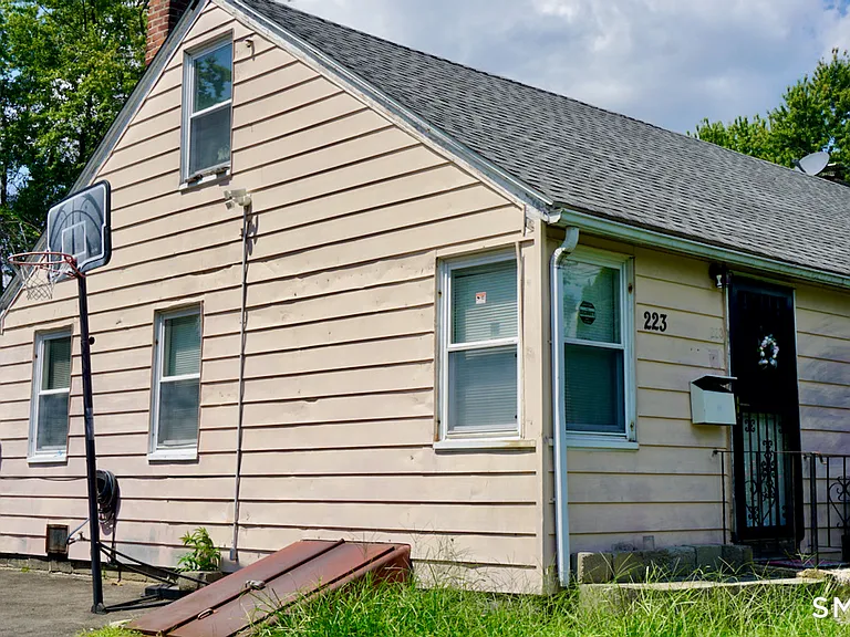 223 Pearl Harbor St — Photo 10