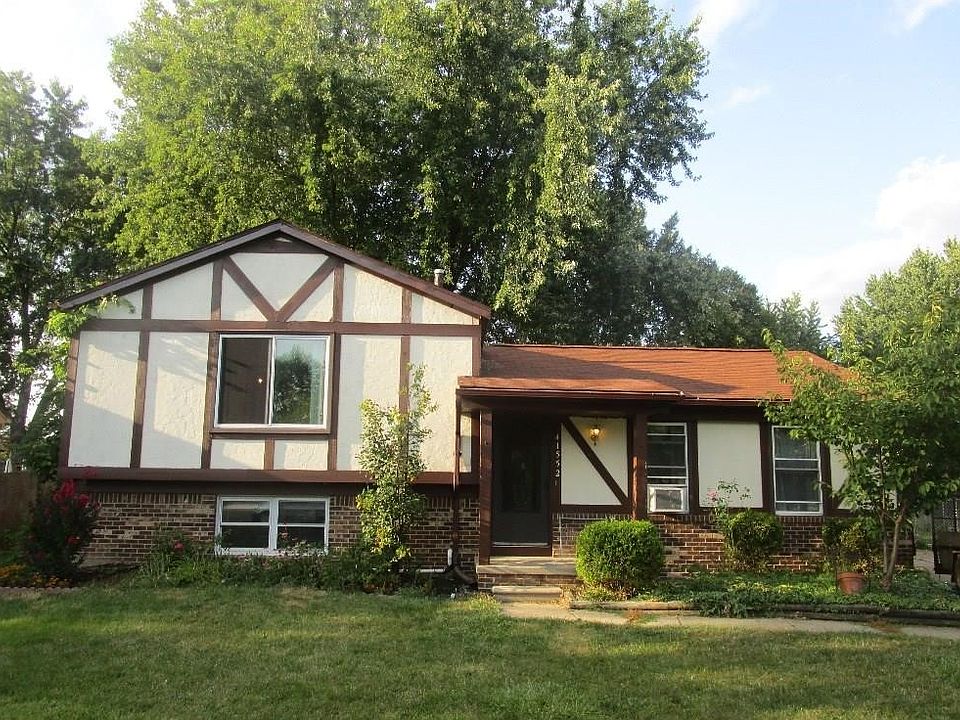 1st image of 41552 Heritage Ct
