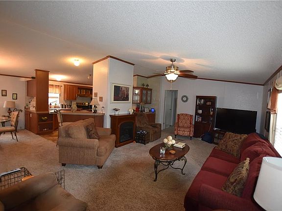 5th image of 149 Castlewood Dr