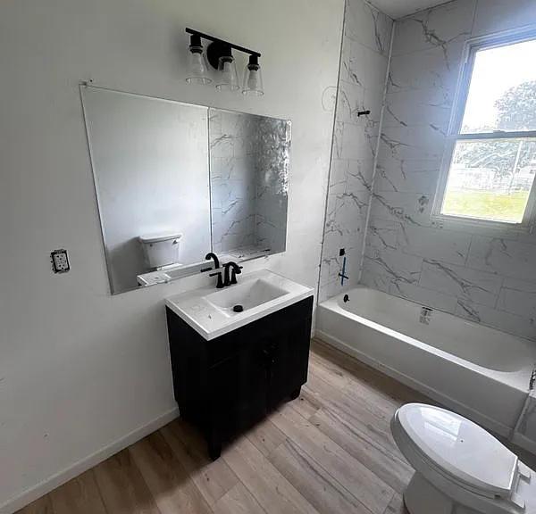 1108 E Blackford Ave — Photo 2