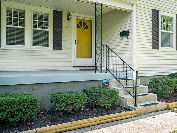 3rd image of 2122 Glenworth Ave