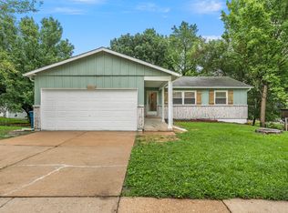 2674 Smokeview Dr, Maryland Heights, MO