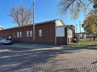 118 E Vine St, Taylorville, IL 62568