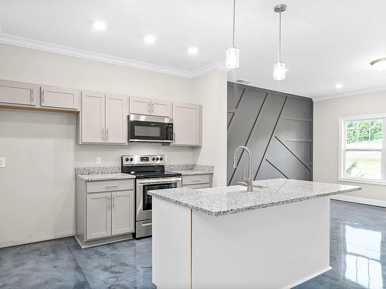 1305 Dodd St — Photo 8