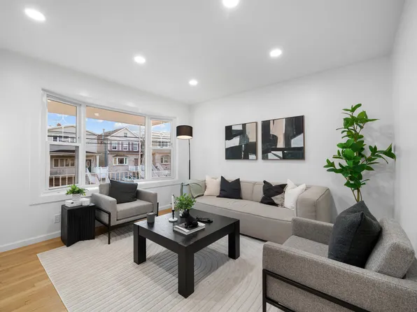 21 E 44th St, Bayonne, NJ 07002