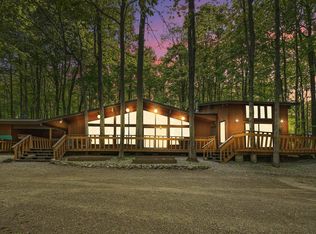 5811 E Village Dr, Bellaire, MI 49615