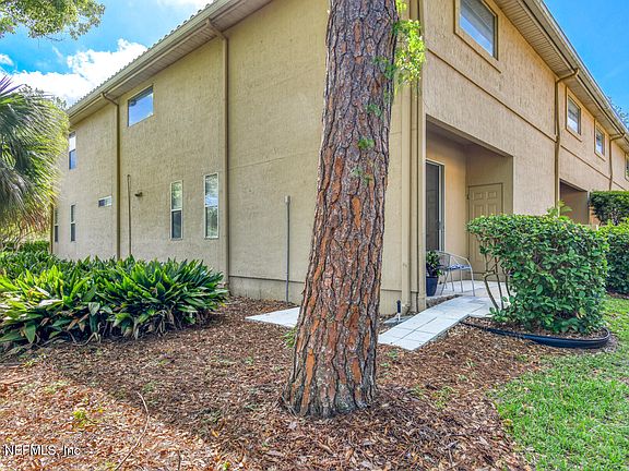 5th image of 3835 LA VISTA Circle