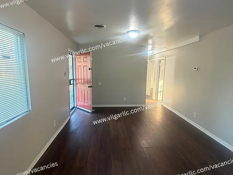 712 Taney St — Photo 8