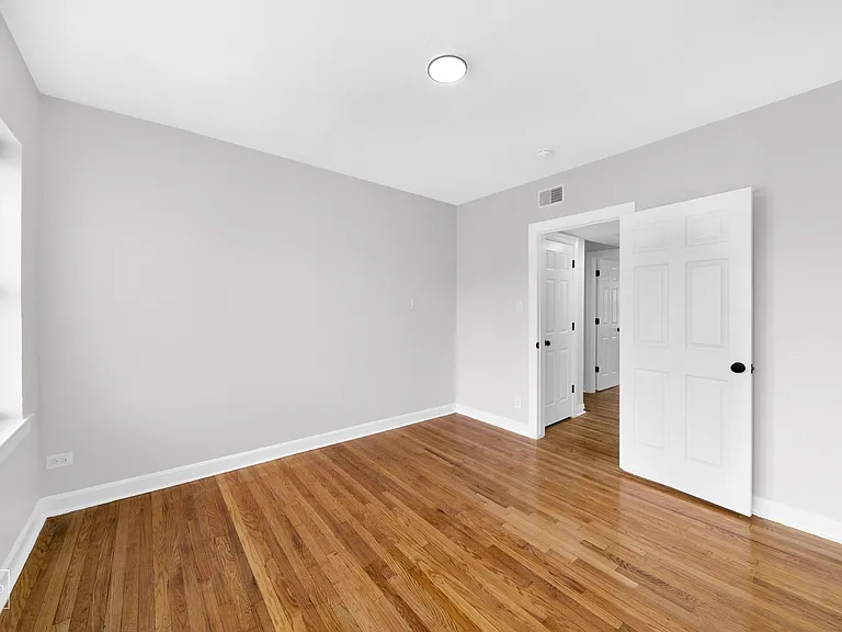 4301 W Potomac Ave — Photo 18