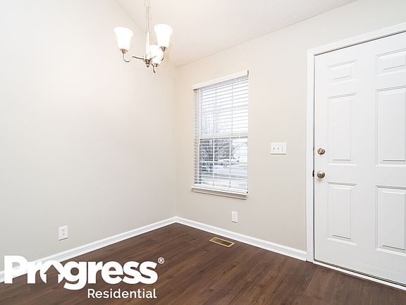 4th image of 3018 Weybridge Dr