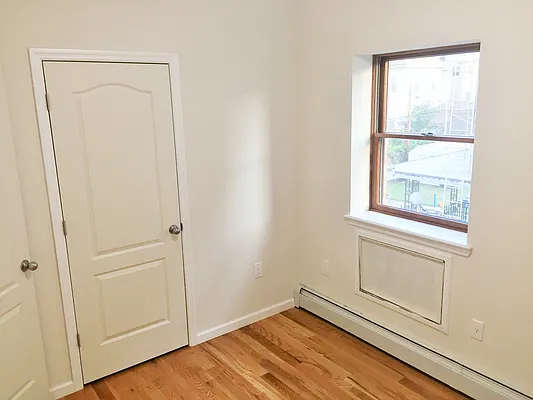 Rented by Remax Real Estate Professionals | media 17