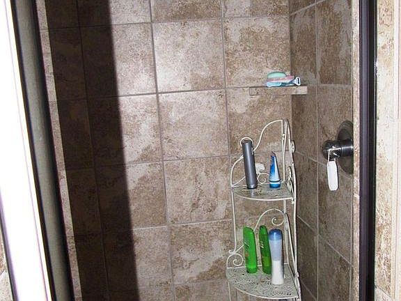 5th image of 4403 105th St Unit A