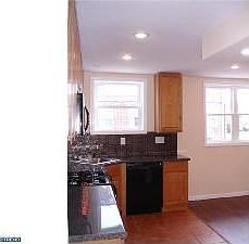 3rd image of 4443 Oakmont St
