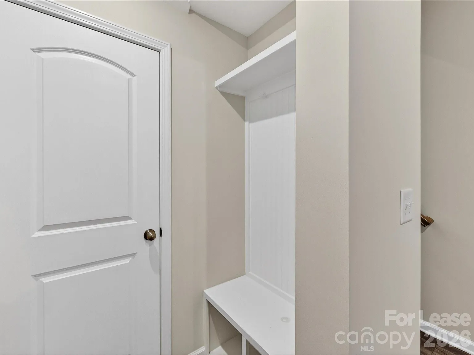 4 bed, 3.5 bath, 2592 sqft, $2,700 — Photo 3