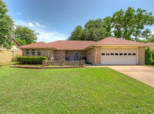 1112 Timbercreek Rd, Benbrook, TX 76126