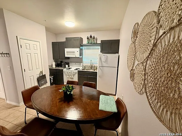 2 bed, 2.0 bath, 880 sqft, $1,500 — Photo 4