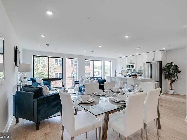 1318 N Franklin St #3 — Photo 4