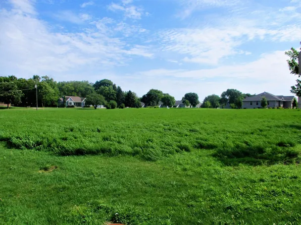 Na North St #8, Montevideo, MN 56265