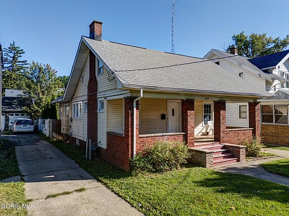 3rd image of 1044 Martin Ave