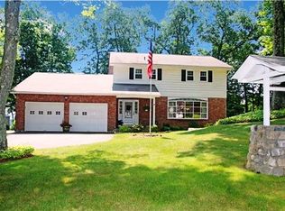 7 Seneca Rd, Danbury, CT 06811