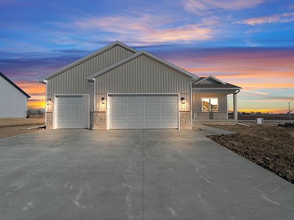 2nd image of 1107 Nevada St