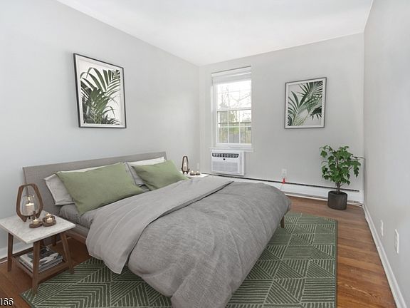 3rd image of 370A Claremont Ave APT 8