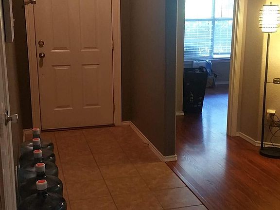4th image of 917 Starling Ln