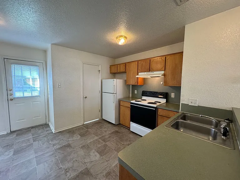 4407 Jeff Scott Dr — Photo 8