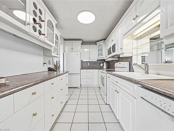 3rd image of 2055 Upper Middle Rd #1005