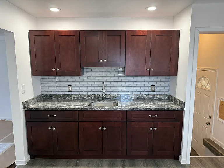 1303 Wilson Ave — Photo 3