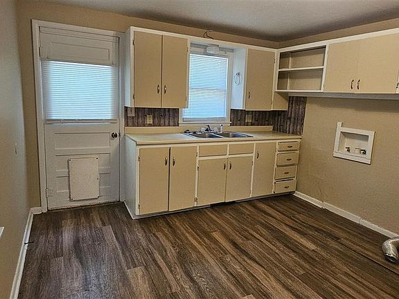 5th image of 1024 W Greenwood Ave