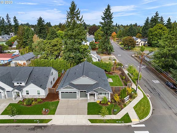 3rd image of 14052 SE 22nd Cir
