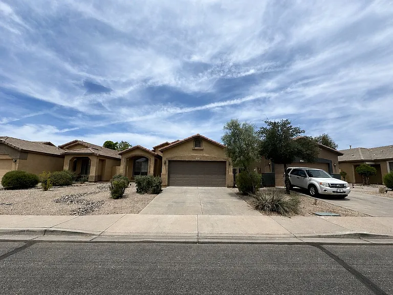 44812 W Paraiso Ln — Photo 1