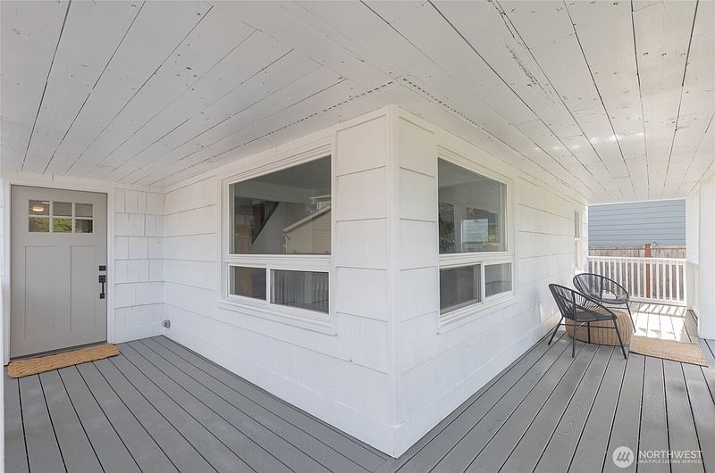 4th image of 11822 24th Street E