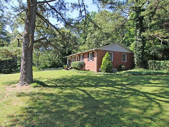 3rd image of 734 Bonnie Dell Dr