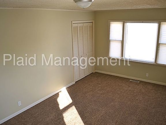 5th image of 11909 E 58th St