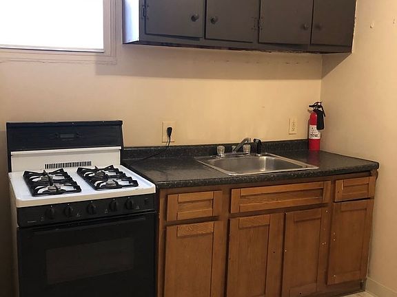 3rd image of 5346 Glenmore Ave