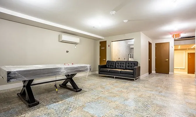 Rented by EXR | media 65