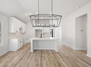 8323 Amber Summit Ln, Angleton, TX 77515