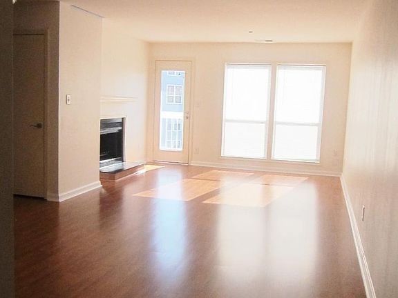 4th image of 3176 Summit Square Dr #4-C8