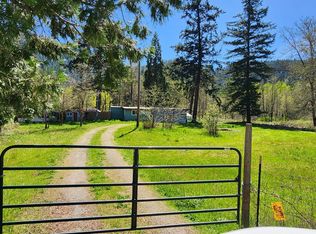 967 Placer Rd, Wolf Creek, OR 97497