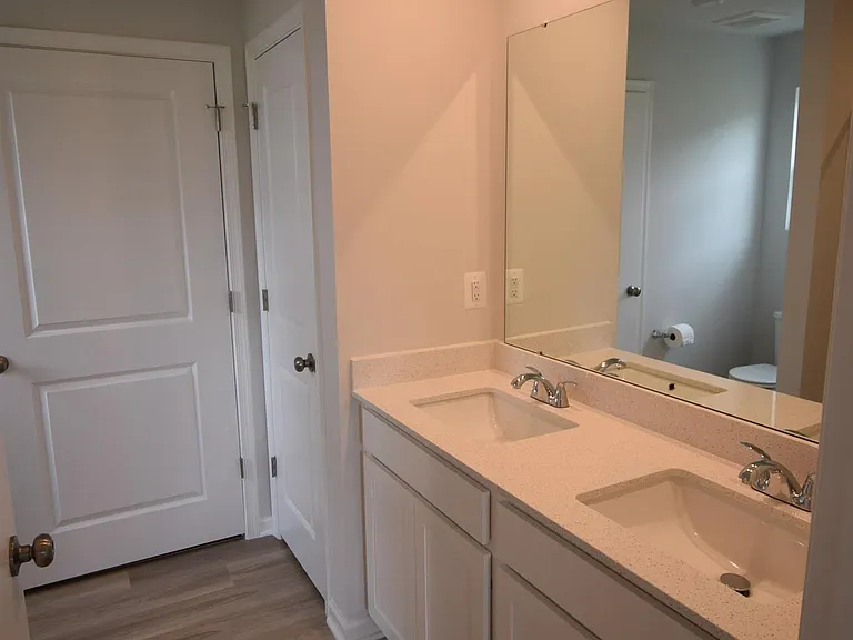 34 Diana Ct — Photo 12