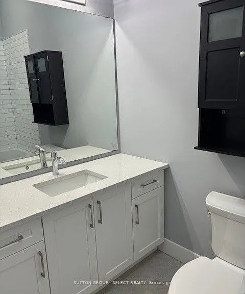 1183 Oxford St W — Photo 11