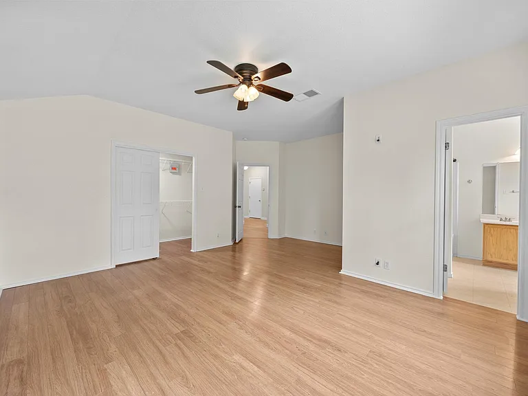 1617 Abbey Ln — Photo 17